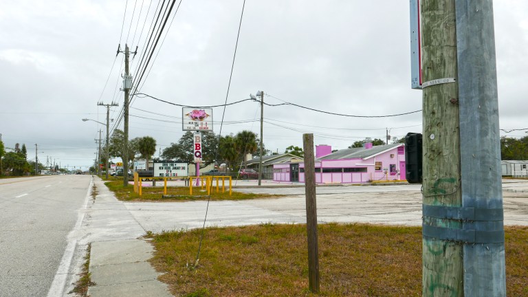 031_01_MELB_Hike_Pink_BLOG